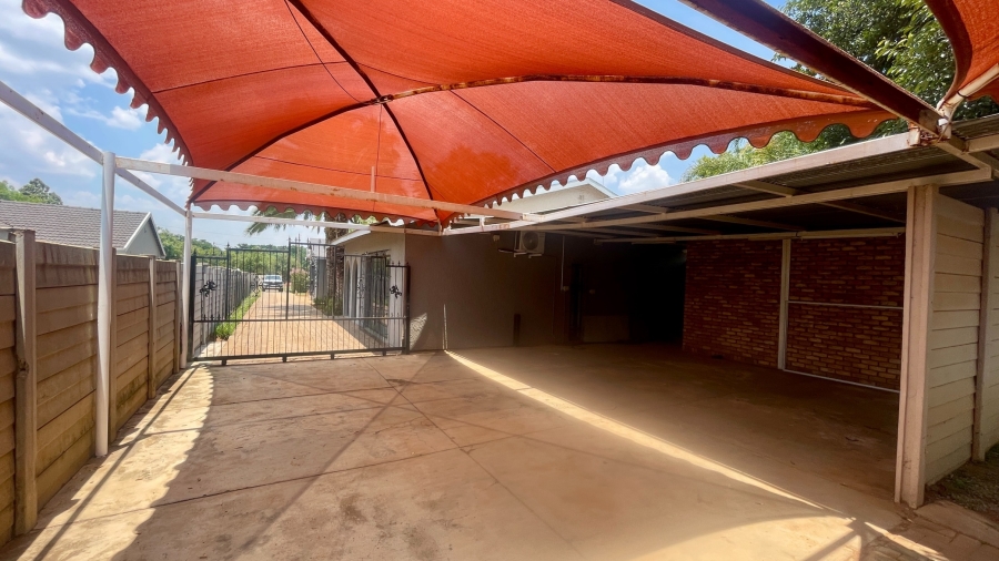 4 Bedroom Property for Sale in Flimieda North West